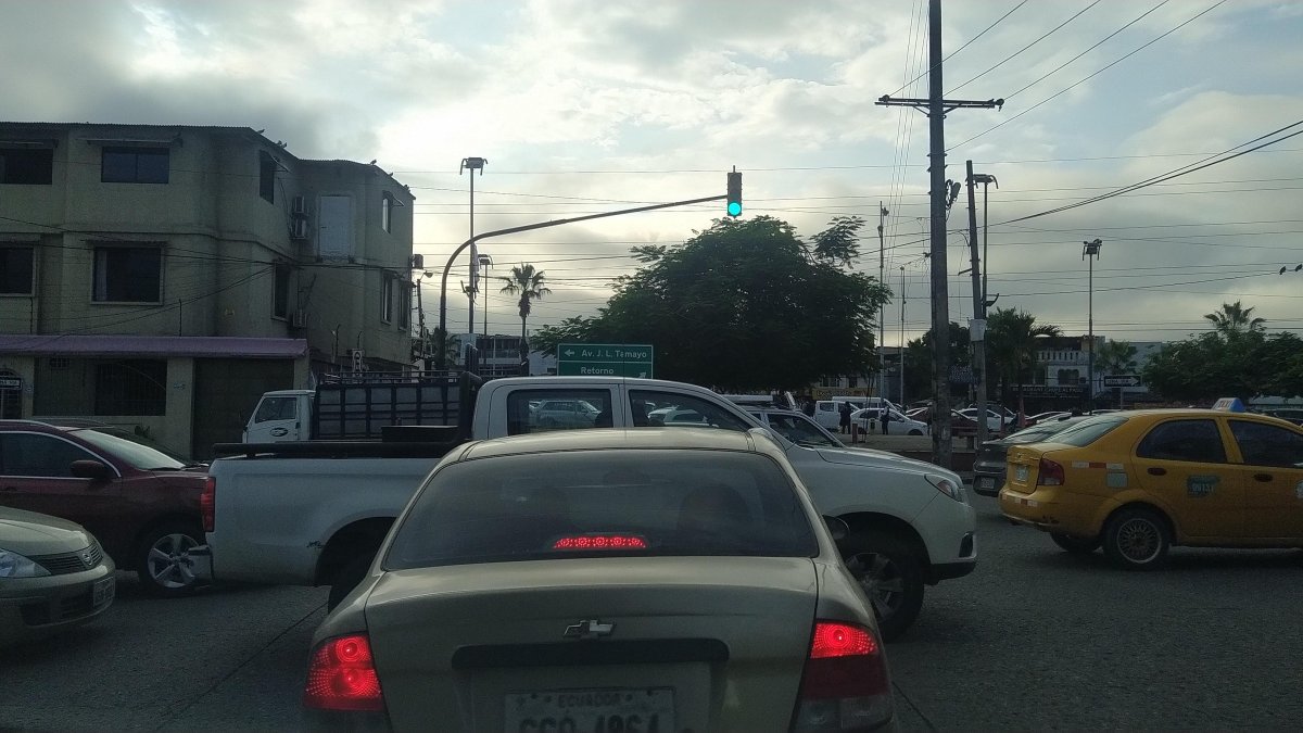 El problema es evidente en la calle Destacamento Base Sur, aledaña a la Francisco de Orellana.