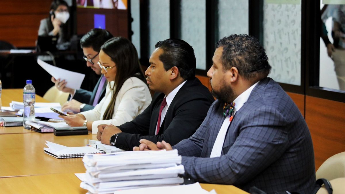 Defensa. Los abogados de los investigados acudieron a la fallida audiencia.