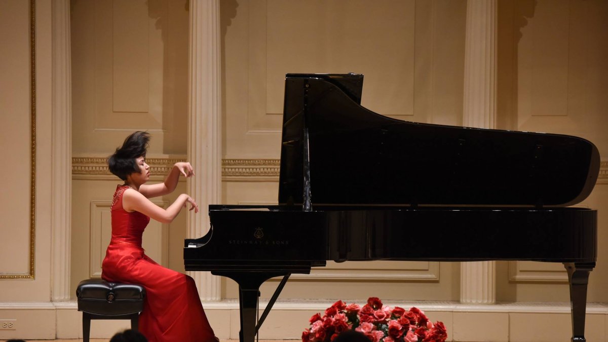 La Orquesta Sinfónica Nacional del Ecuador ofrece el 5 de mayo un recital con la pianista invitada Caroline Fischer.