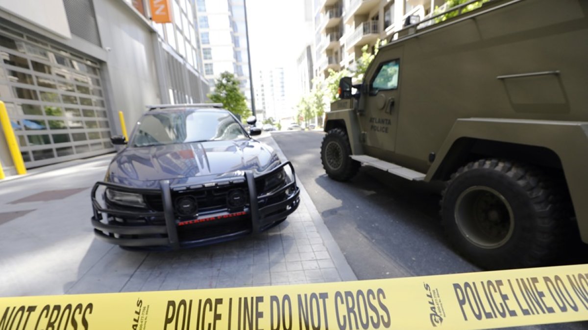 Imagen de archivo de agentes policiales ten una escena de un tiroteo en Estados Unidos.