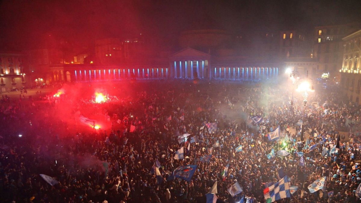 La ciudad volvió a ver el Scudetto luego de 33 años.