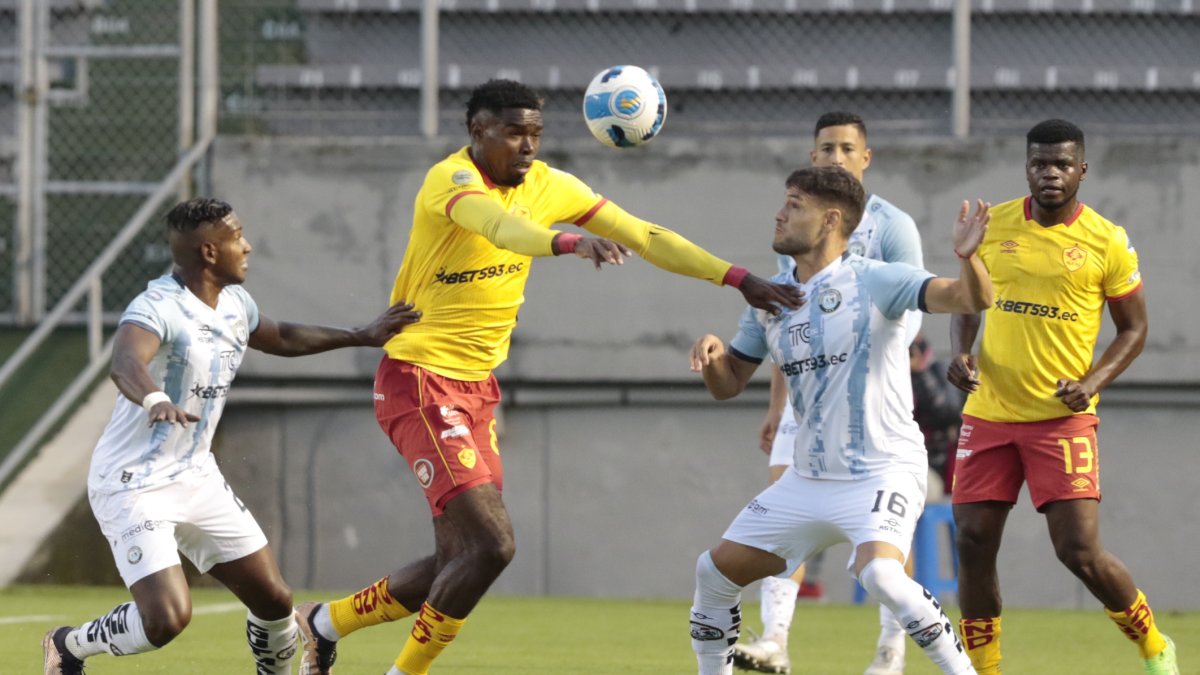El City busca sacudirse luego del polémico partido ante Aucas.