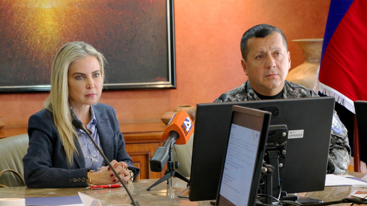 Mónica Heller y General Víctor Herrera acuerdan trabajo conjunto