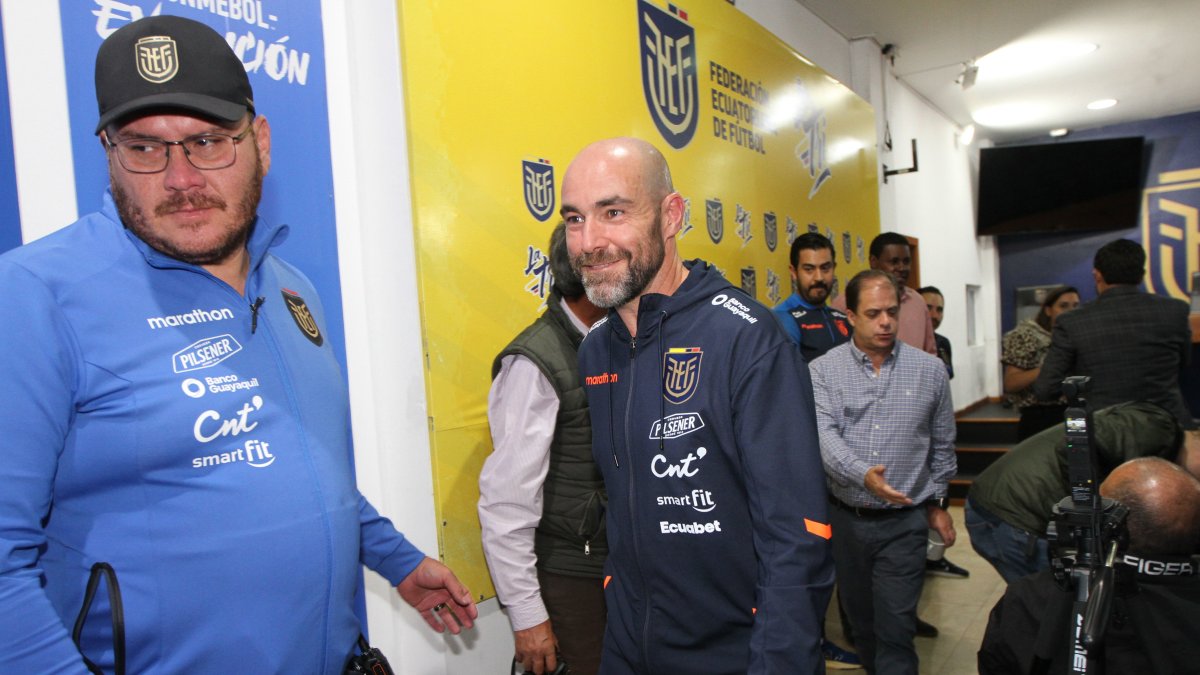 Félix Sánchez Bas dio a conocer que se reunirá con varios tricolores en Europa.