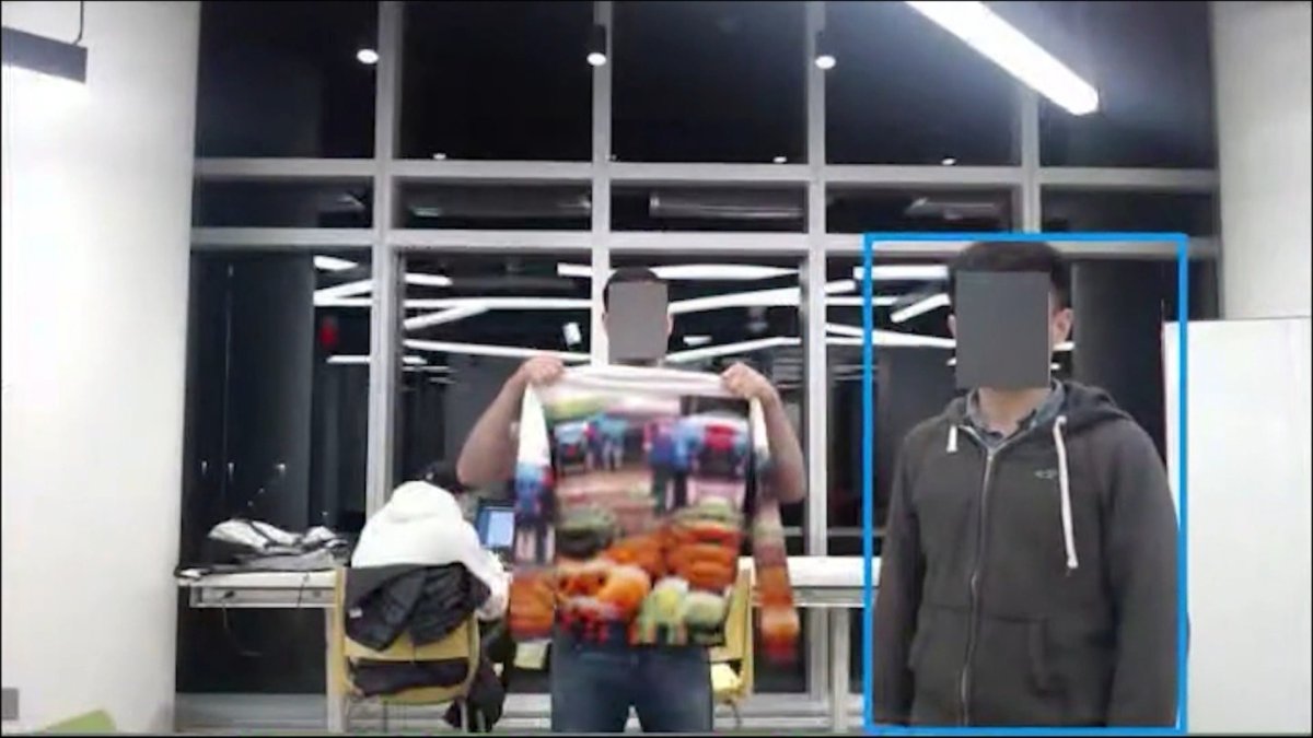 Investigadores de la Universidad de Maryland (EE.UU.) han creado una sudadera para pasar desapercibido ante las cámaras de reconocimiento.