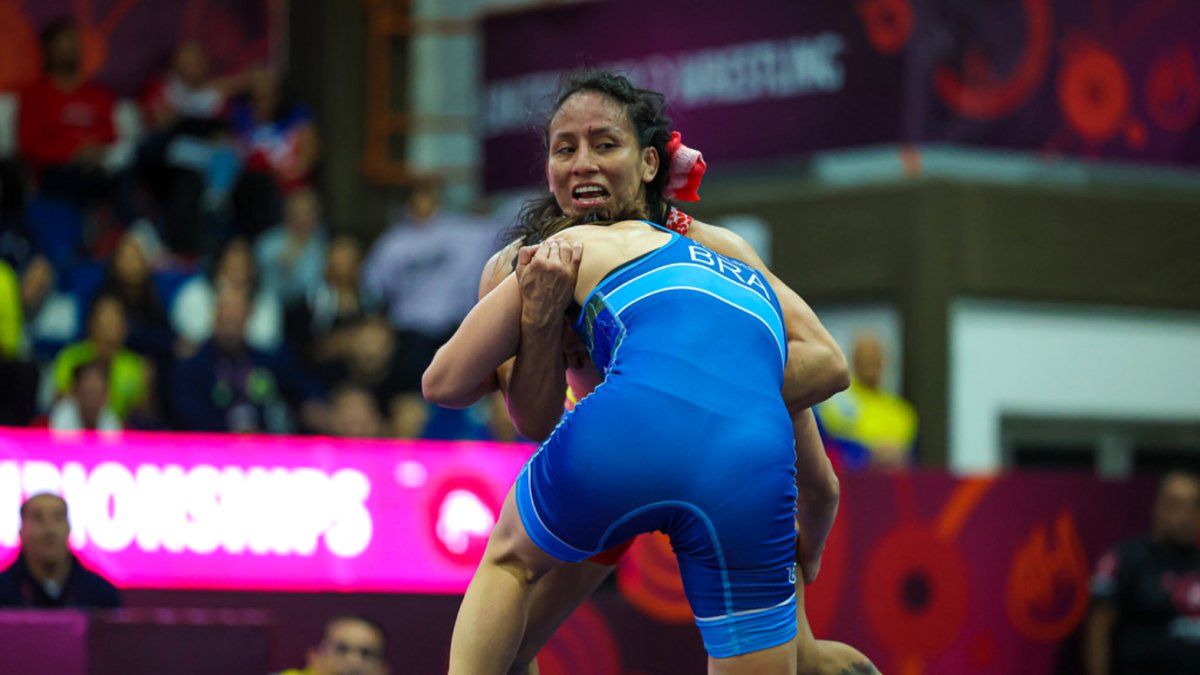 Luisa Valverde se coronó campeona en los 57 kilos y fue declarada la mejor luchadora del Panamericano de Argentina.