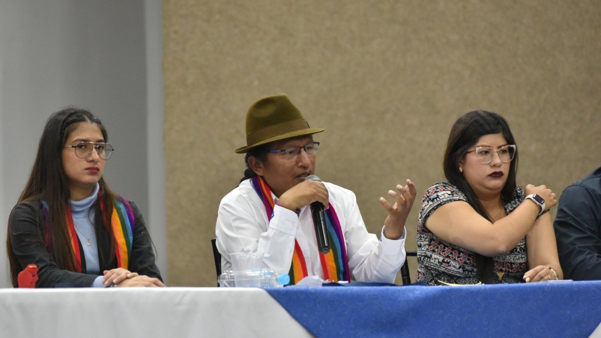 Acción. Guillermo Churuchumbi acudió hasta el CNE para pedir que se inscriba oficialmente su nombre como coordinador.