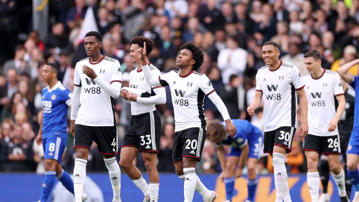 Willian marcó un doblete en la victoria del equipo londinense.
