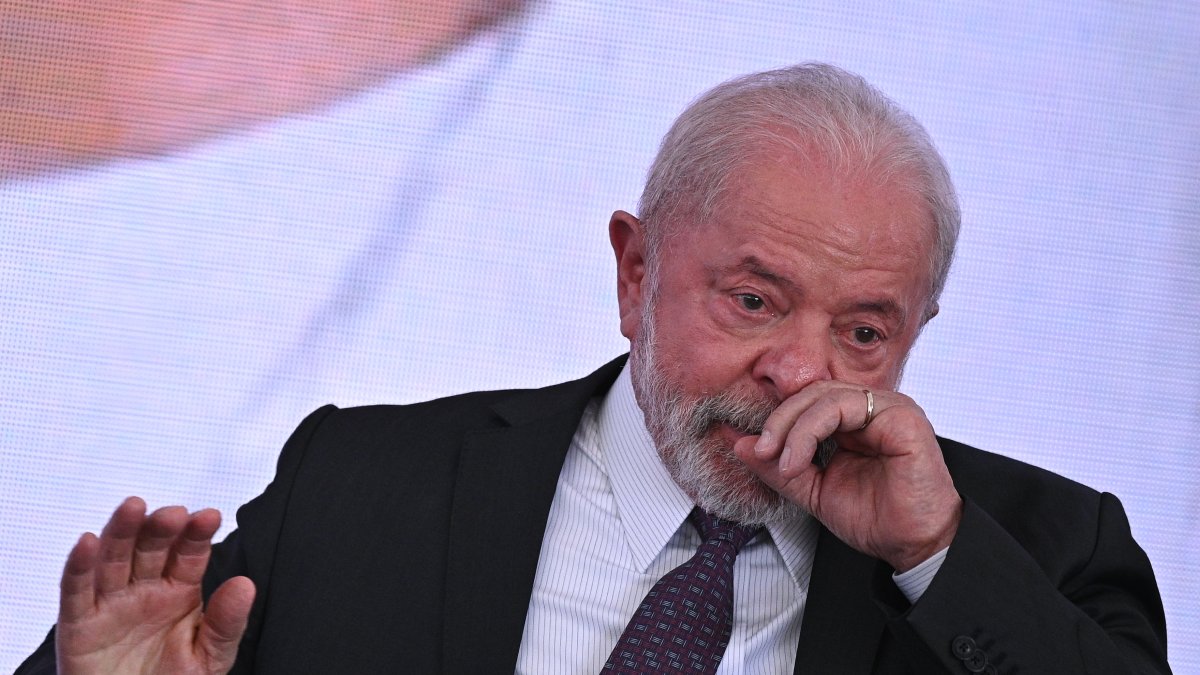 El presidente de Brasil, Luiz Inácio Lula da Silva, participa en la ceremonia de sanción del proyecto de ley que establece la Política Nacional de Salud Bucal .  