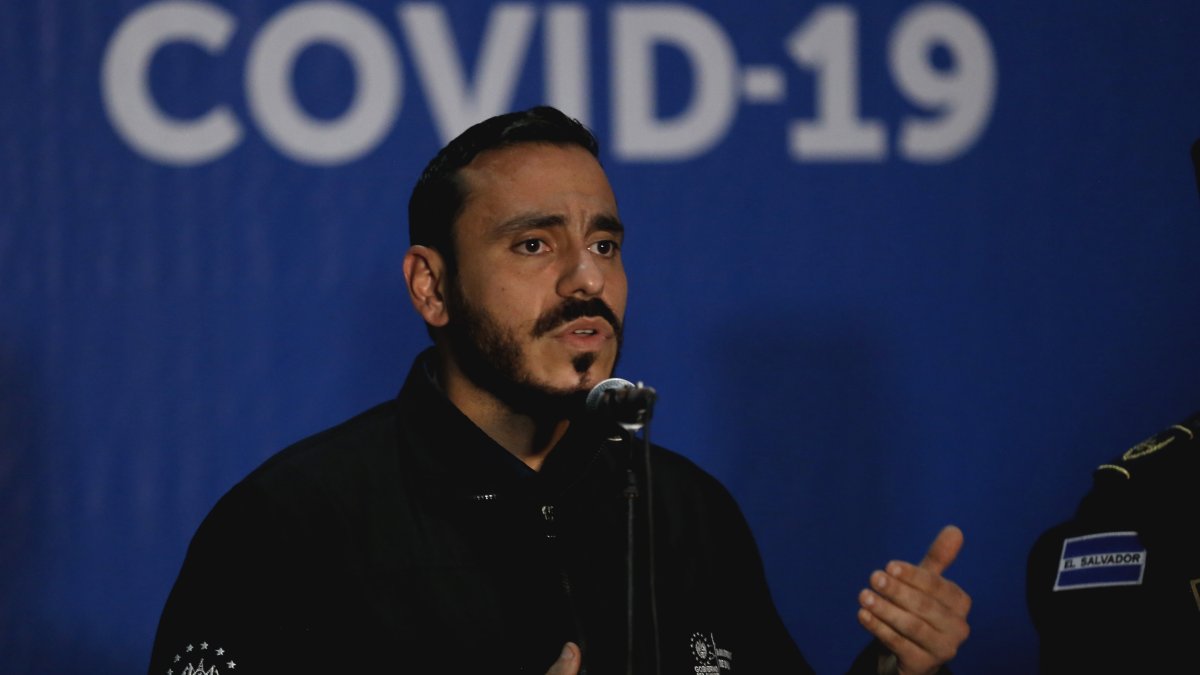 El ministro de Salud de El Salvador, Francisco Alabí, en una fotografía de archivo. EFE/Rodrigo Sura