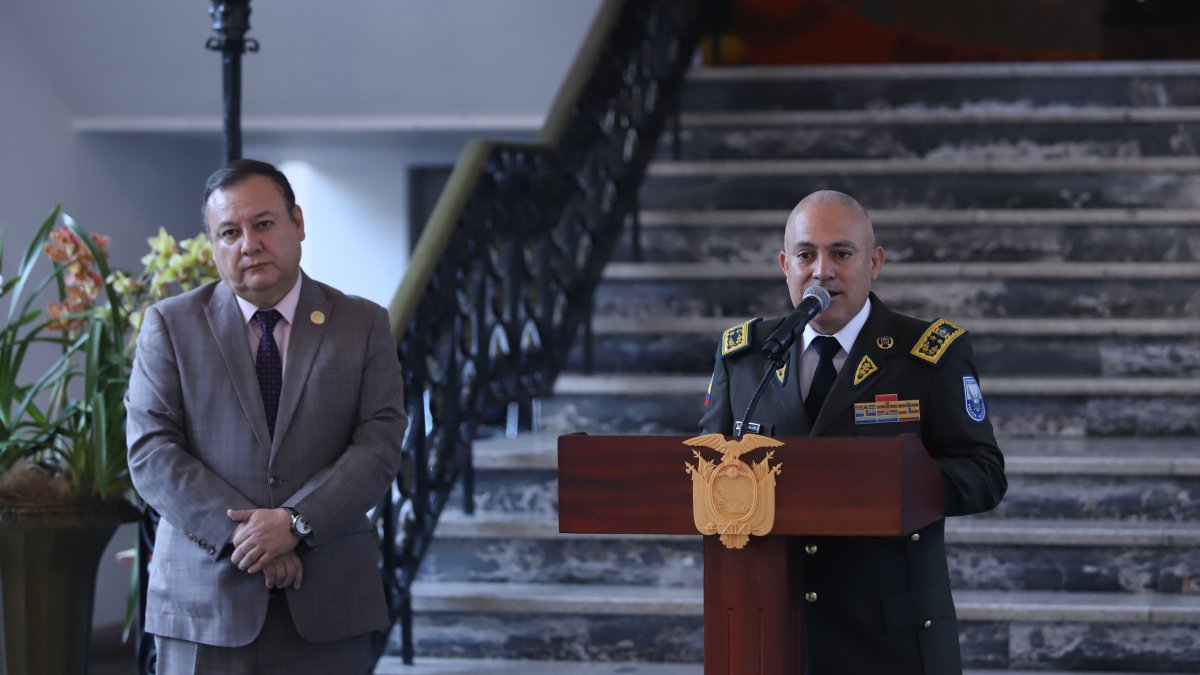 Anuncio. La declaración de prensa de ayer no duró más de cinco minutos en el Palacio de Carondelet.