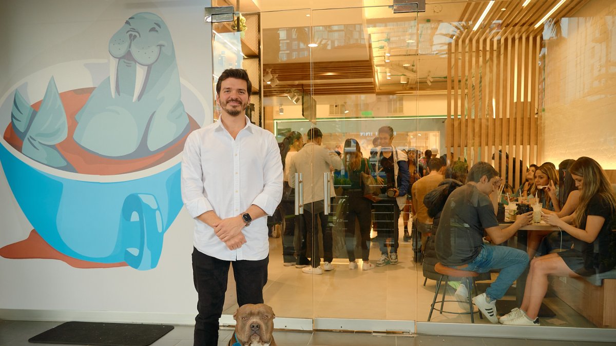 Local.- La inauguración de la nueva cafetería PROT INN en Quito.