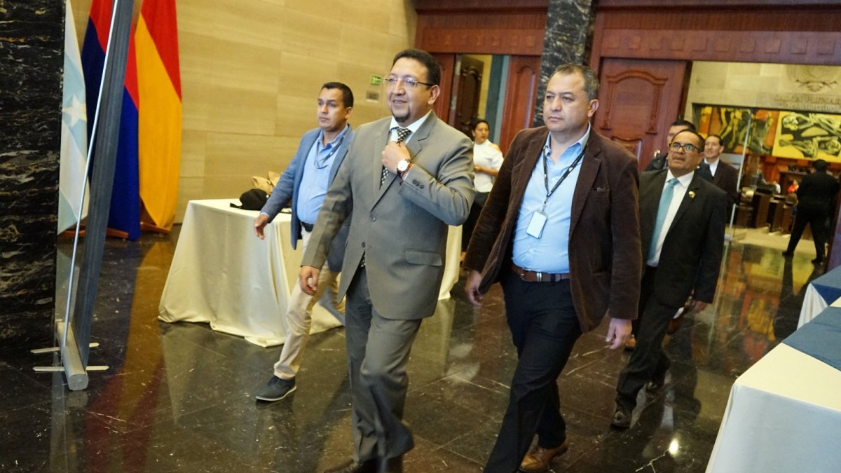 En días pasados, Saquicela ya había anunciado su intención de seguir en la presidencia y arrancaba con 27 apoyos.