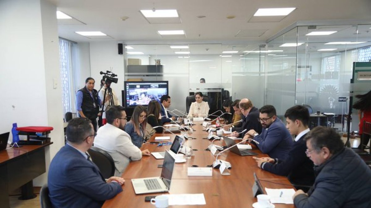 Solo tres votos favorables obtuvo el informe que fue propuesto por la presidenta de la mesa, Mireya Pazmiño.