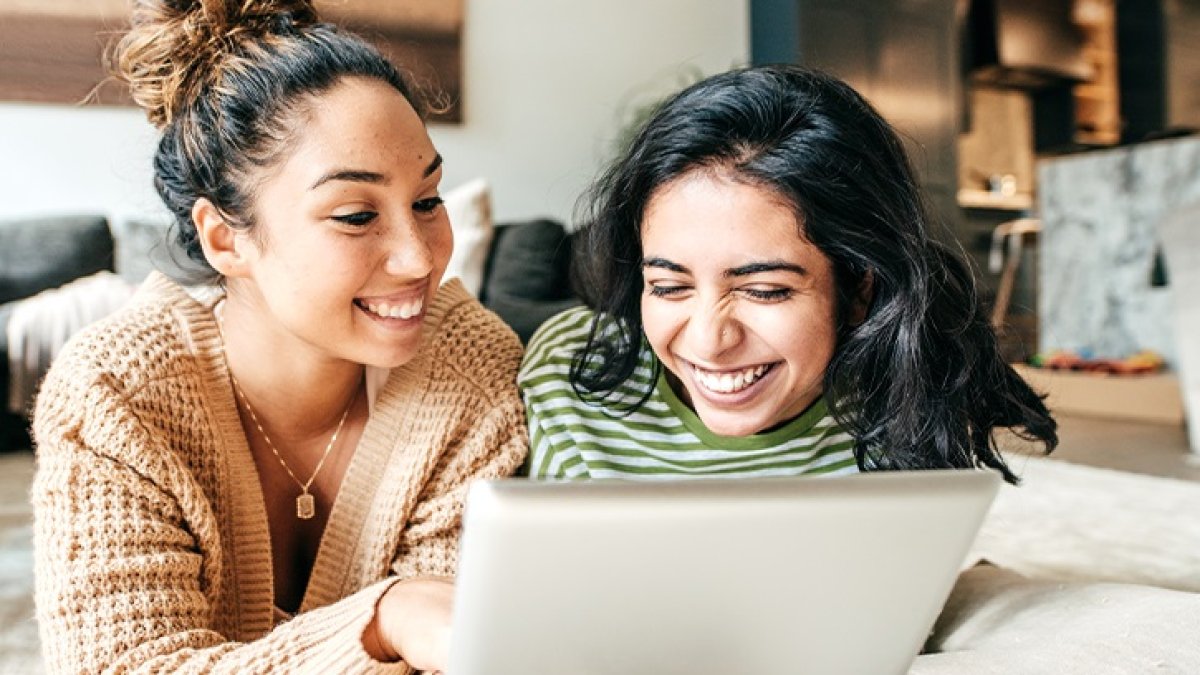 En el siglo digital, el consumo de información y ocio en internet se ha vuelto una parte integral de la vida cotidiana para la mayoría de jóvenes, la generacion más conectadas.