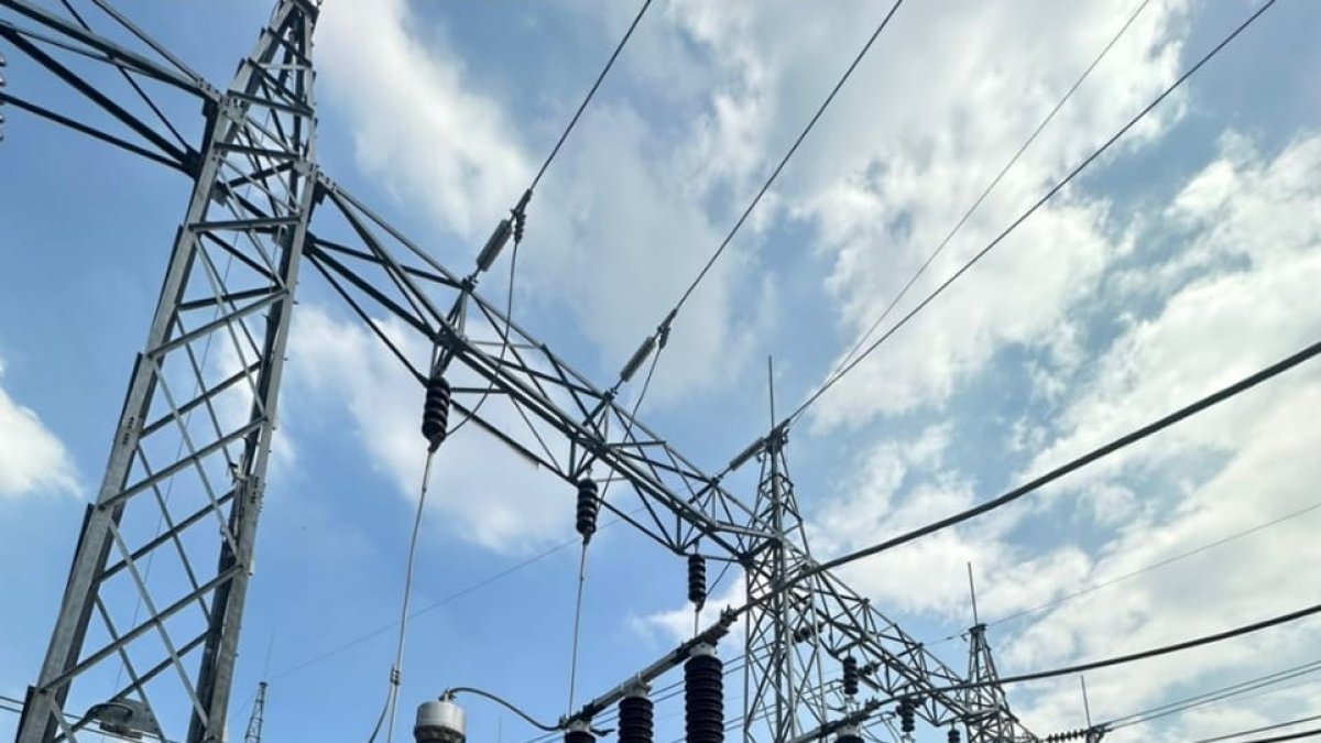 Hecho. En los últimos días se registró una mayor demanda de energía eléctrica en Guayaquil.