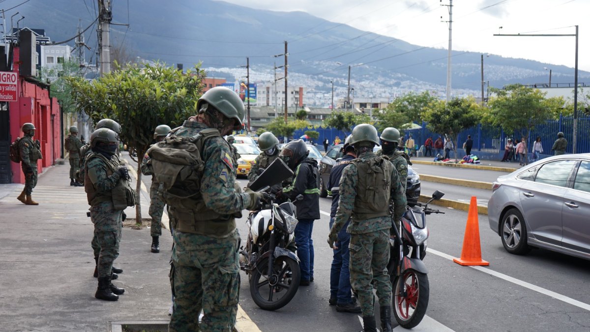 Miembros de las Fuerzas Armadas ya participan en operativos de seguridad en la zonas más conflictivas del país.