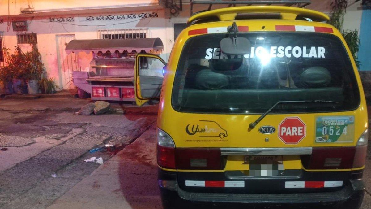 El vehículo quedó en el sitio hasta que minutos después fue retirado.