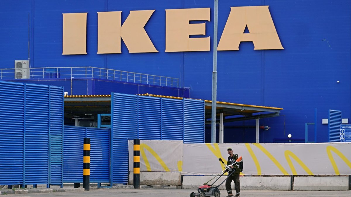 Empresa.- El edificio donde funciona la compañía Ikea.