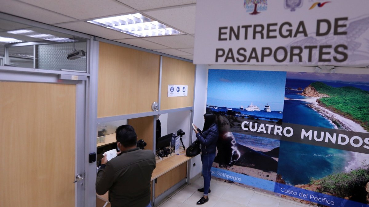 En blanco. Los documentos desaparecieron así y se sospechaba que podrían ser usados para falsificar identidades