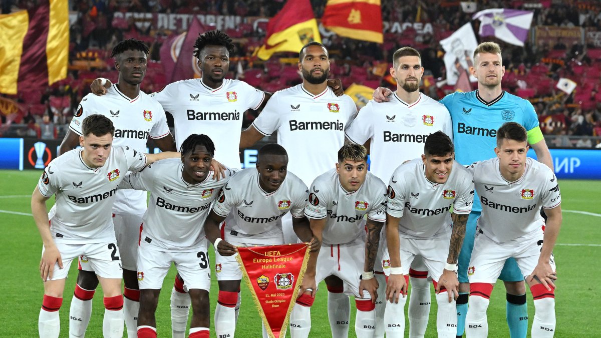 Piero Hincapié (abajo der.) logró igualar los números de sus compatriotas.