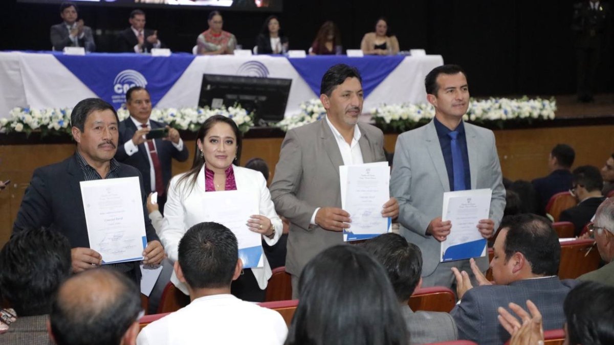 En el acto estuvo presente Diana Aramaint, presidenta del CNE.