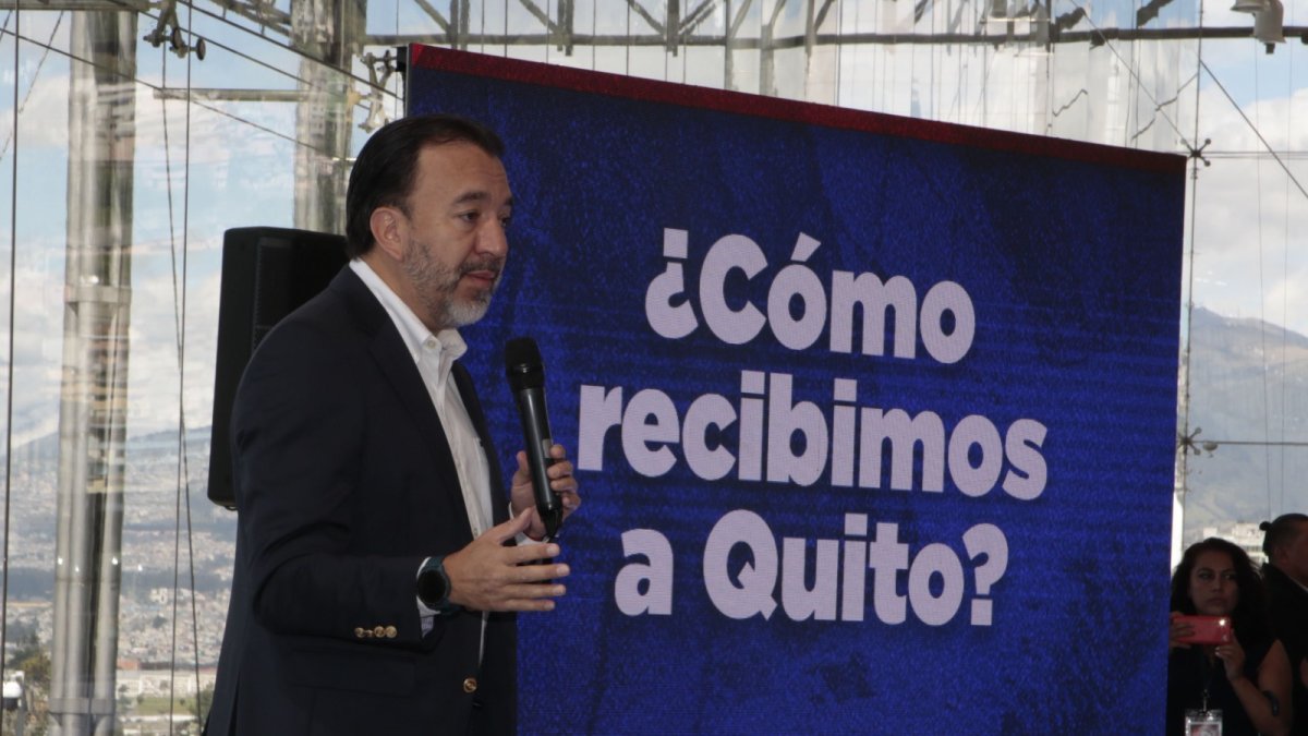 Presentación. El alcalde electo, Pabel Muñoz, presentó a su equipo de trabajo y sus metas para el gobierno de Quito.