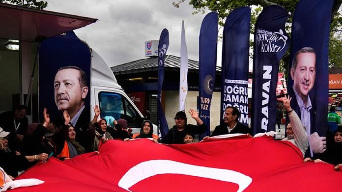 Kemal Kiliçdaroglu al frente, promete sanear la economía, restaurar derechos y acercar al país a los valores occidentales.