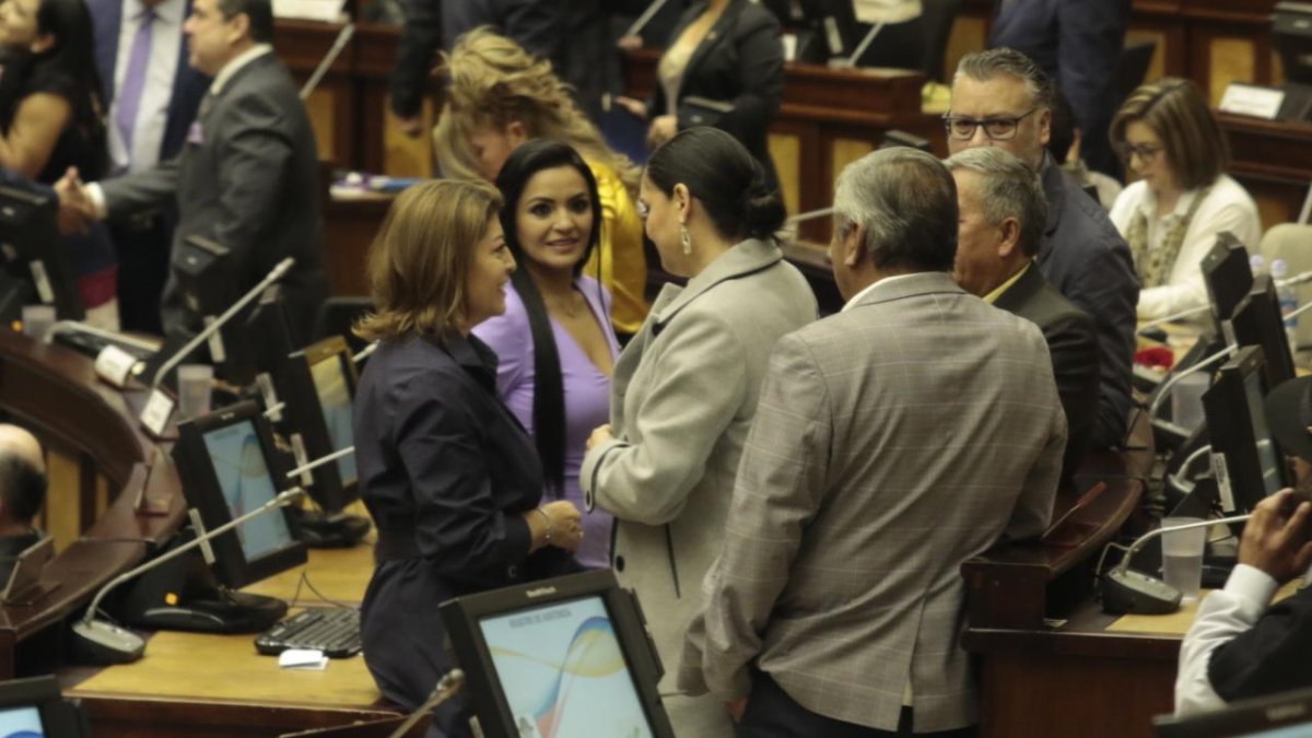 El 14 de mayo de 2023, la Asamblea Nacional inició el proceso de juicio político contra Lasso.