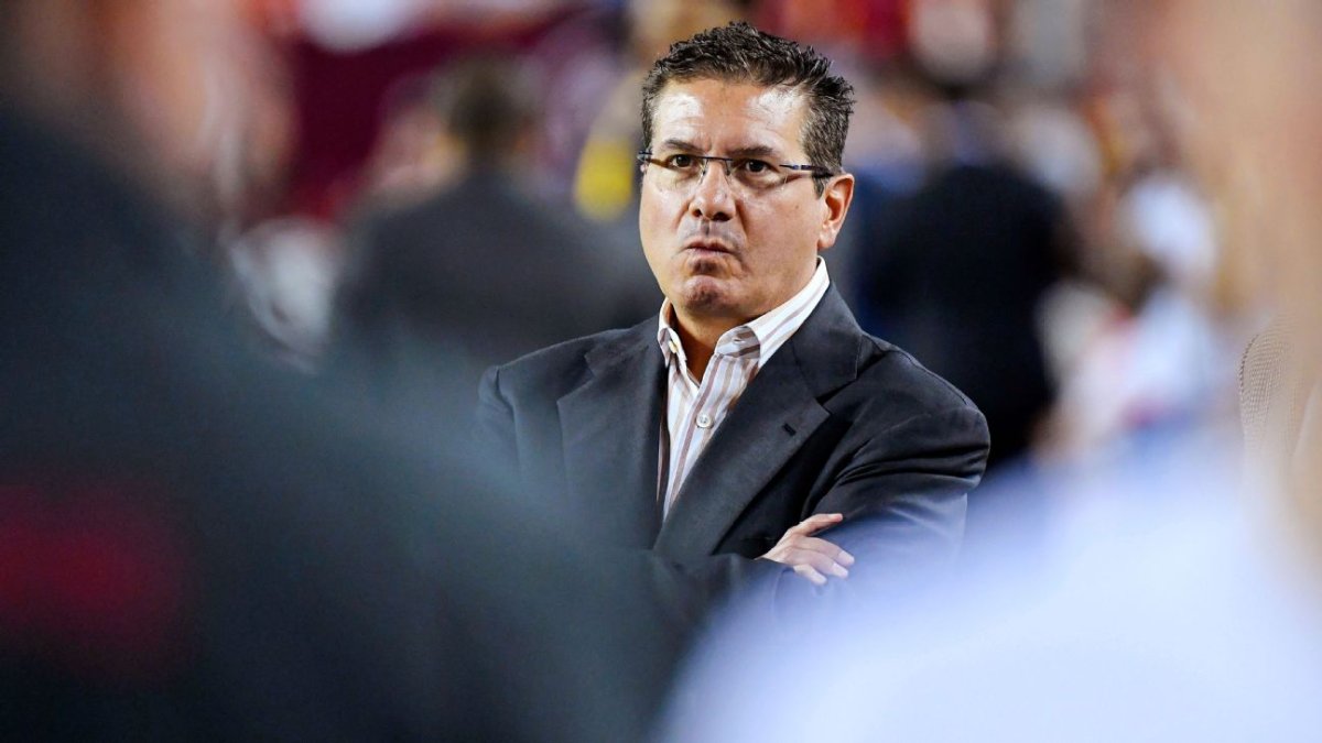 Daniel Snyder, aún duelo de Commanders, ya tiene un preacuerdo con un grupo empresarial para la compra del equipo.