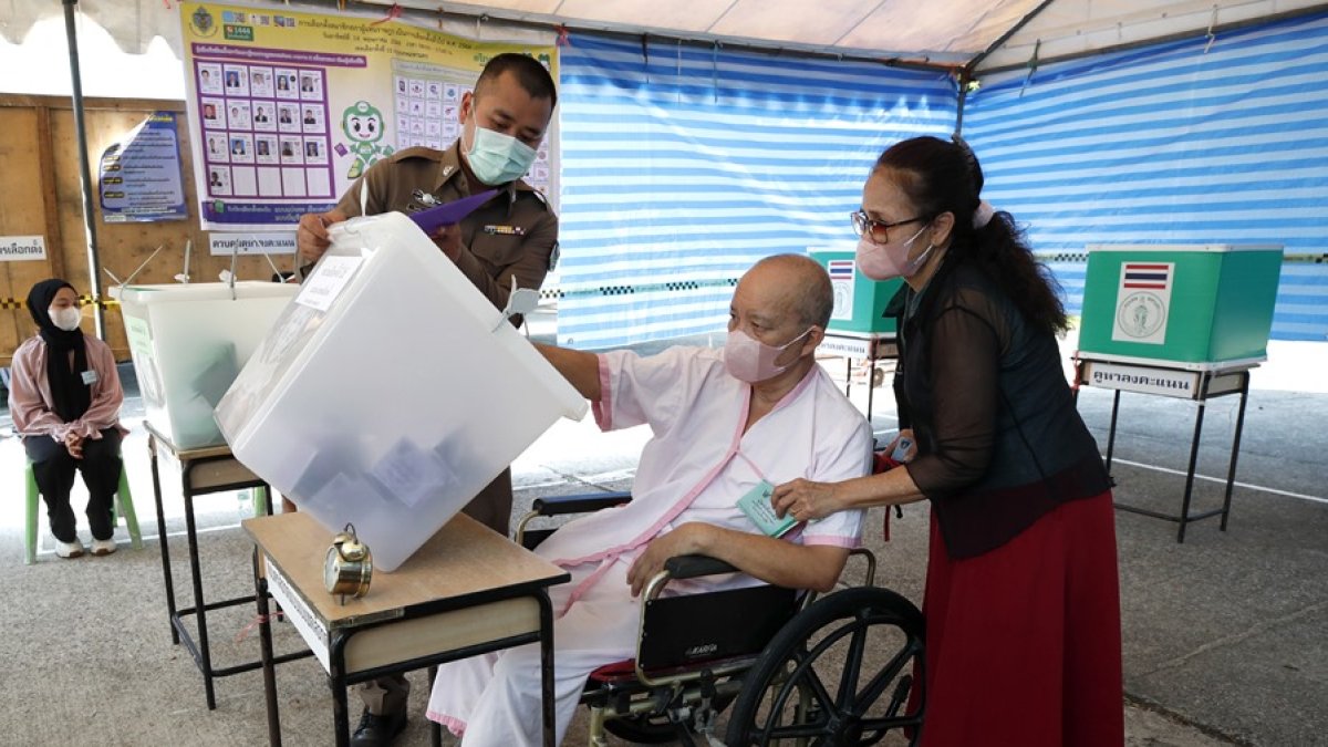Centro de votación para las elecciones en Tailandia