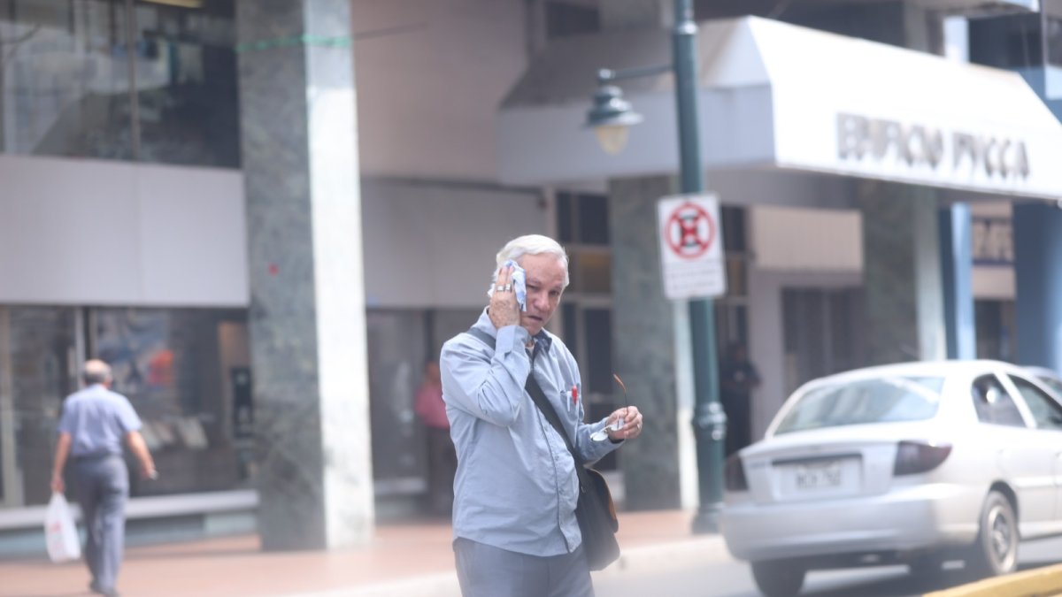 Durante el invierno, imágenes como esta ha sido común ver en las calles de Guayaquil.