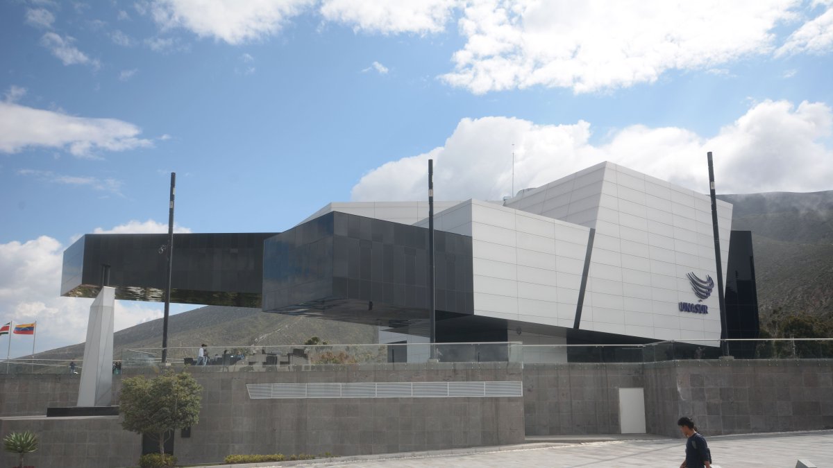 El edificio de la Unasur está ubicado en el sector de la Mitad del Mundo, en Quito.