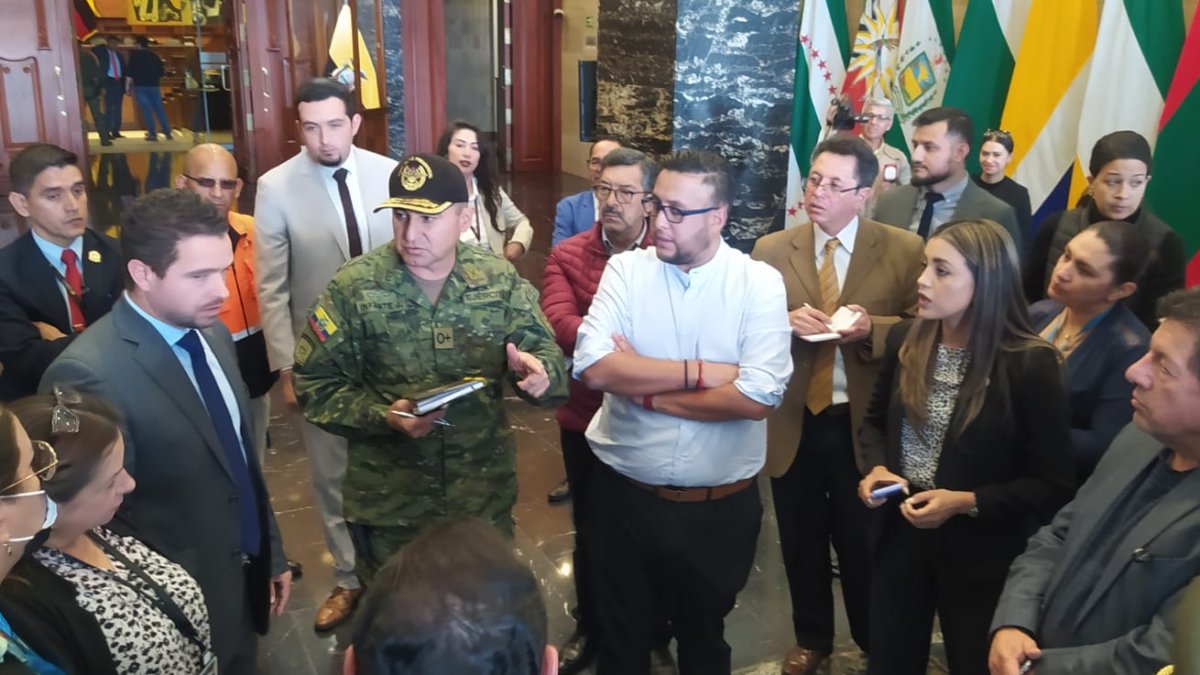 Funcionarios de la Presidencia y de la Asamblea se reúnen este 15 de mayo para ajustar los detalles de la llegada del presidente.