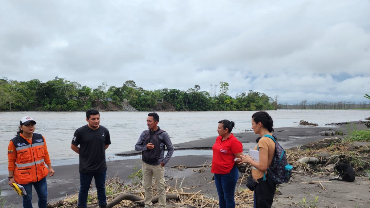 Inspección de riberas del río Coca.
