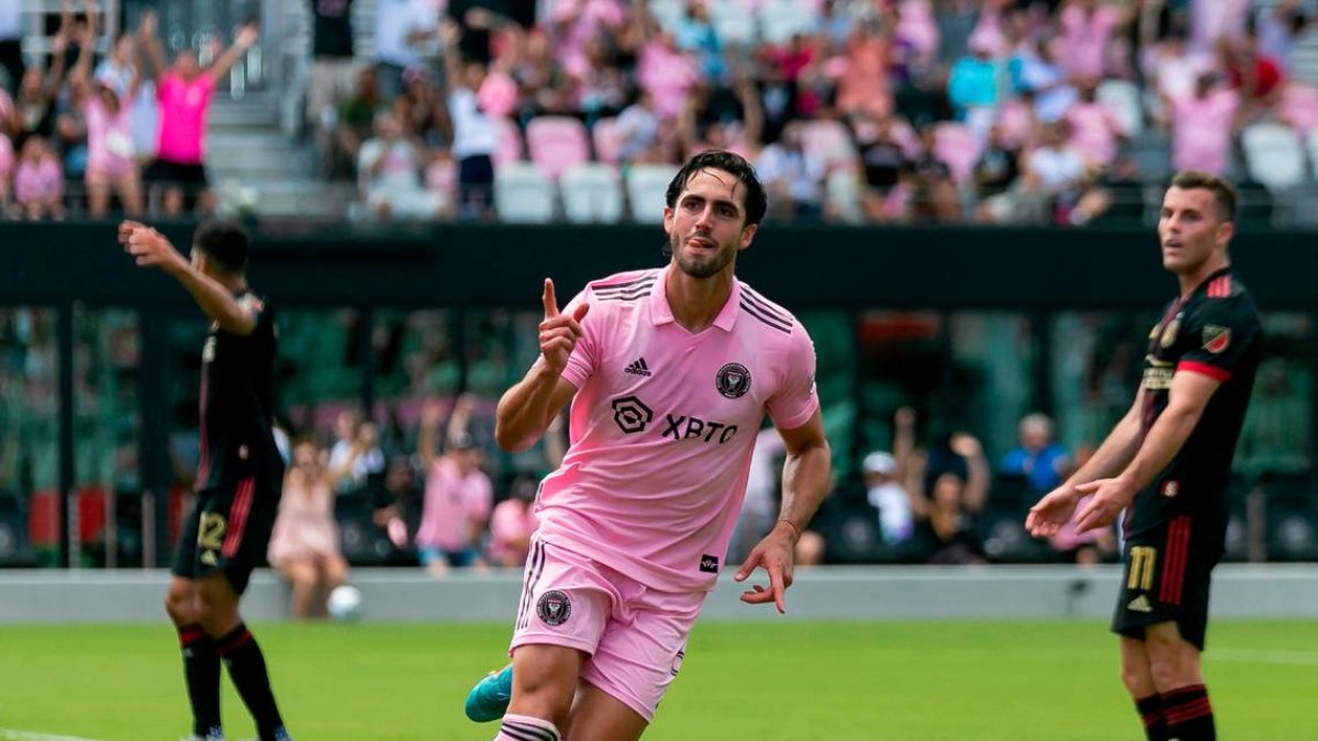 Campana y Arroyo fueron convocados para este partido.