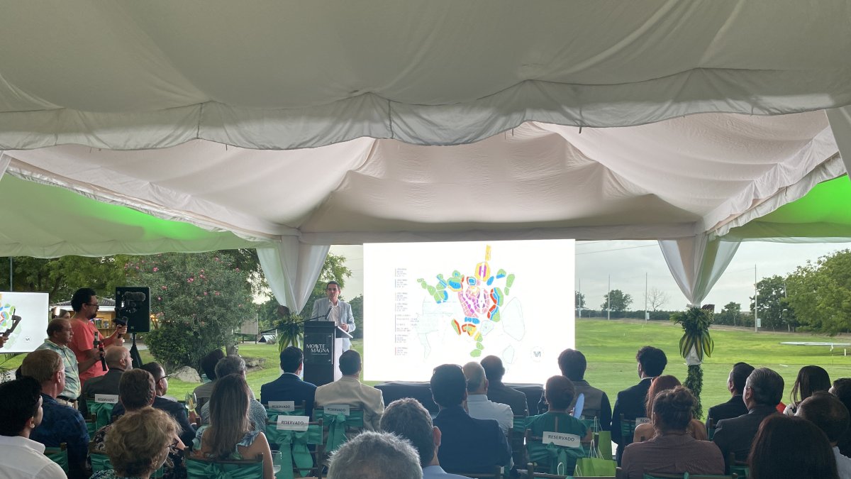 Evento.- El lanzamiento de un proyecto inmobiliario en Montecristi.