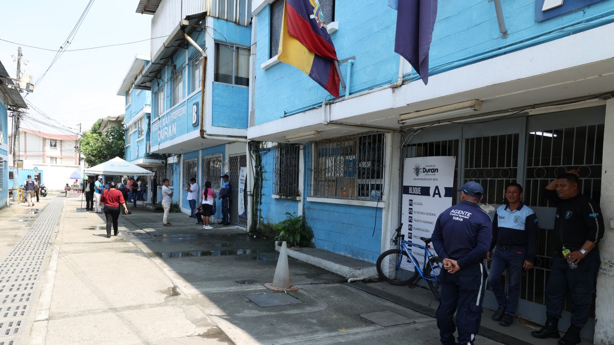 Los concejales y el alcalde Luis Chonillo no acudieron durante la jornada de este martes a las oficinas del Municipio de Durán.