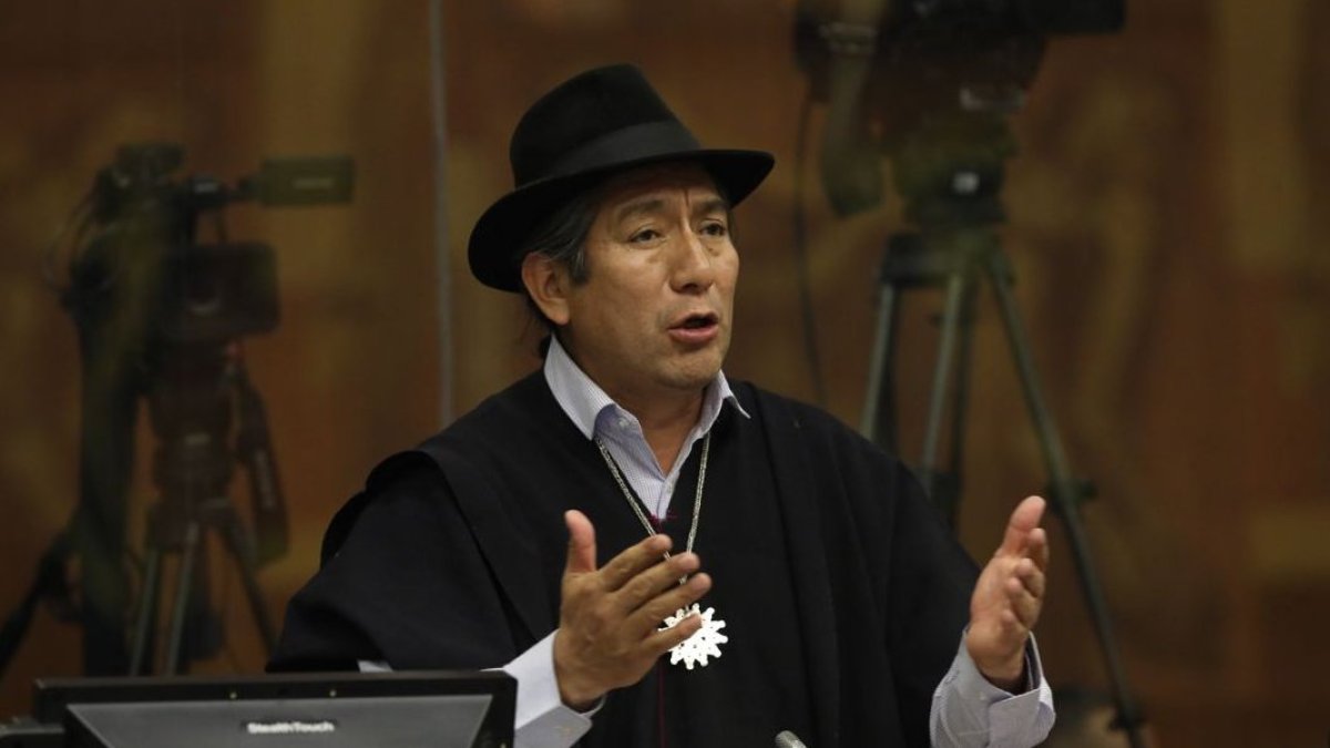 Mientras Salvador Quishpe a anunciaba que Pachakutik daría los votos para la censura y destitución de Lasso, once legisladores de esa bancada decían que se oponen a eso.