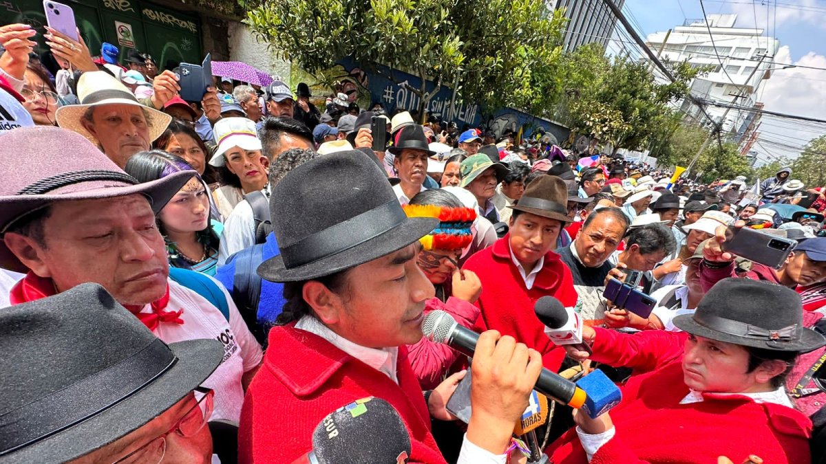 Movimiento. Leonidas Iza, presidente de la Conaie, calificó la muerte cruzada como una inminente dictadura.