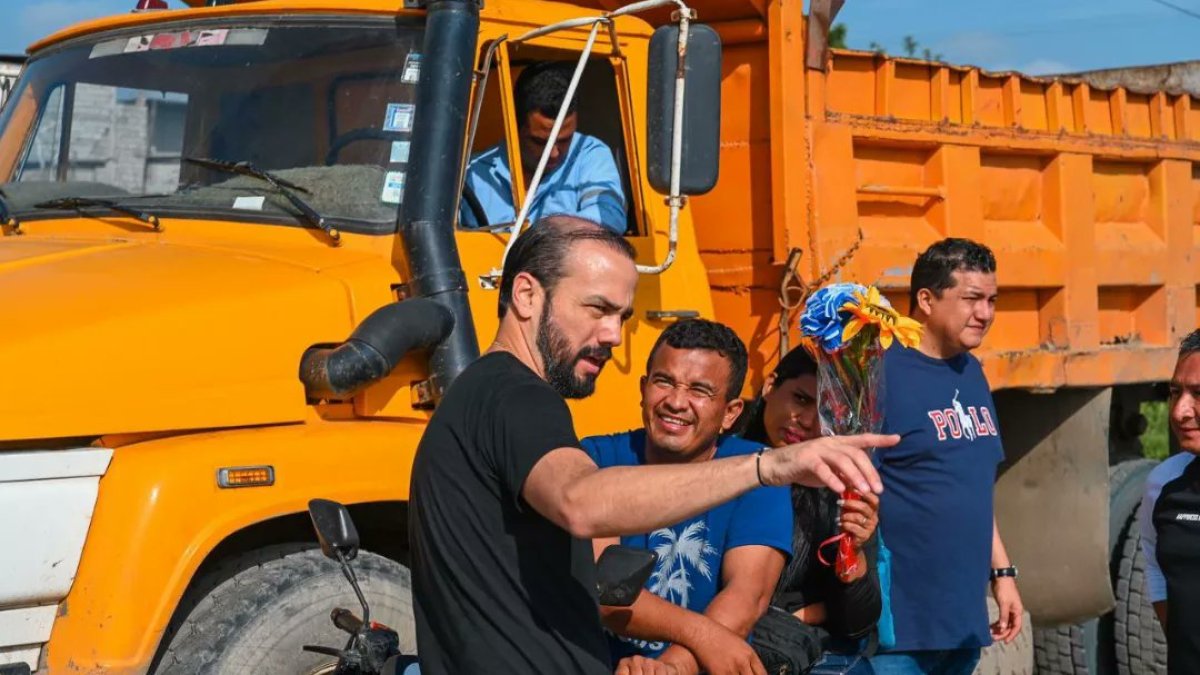 El alcalde de Durán hizo su anuncio a través de su cuenta oficial de Twitter.