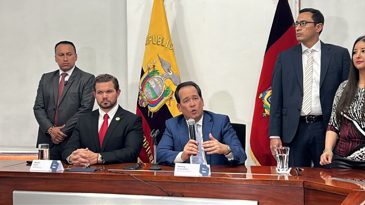 Henry Cucalón se pronuncia sobre la muerte cruzada.