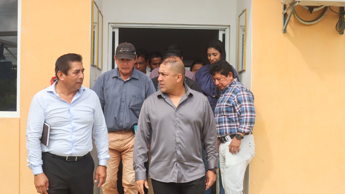 El alcalde de Playas, Gabriel Balladares, fue amenazado también tras lo ocurrido la noche del martes.