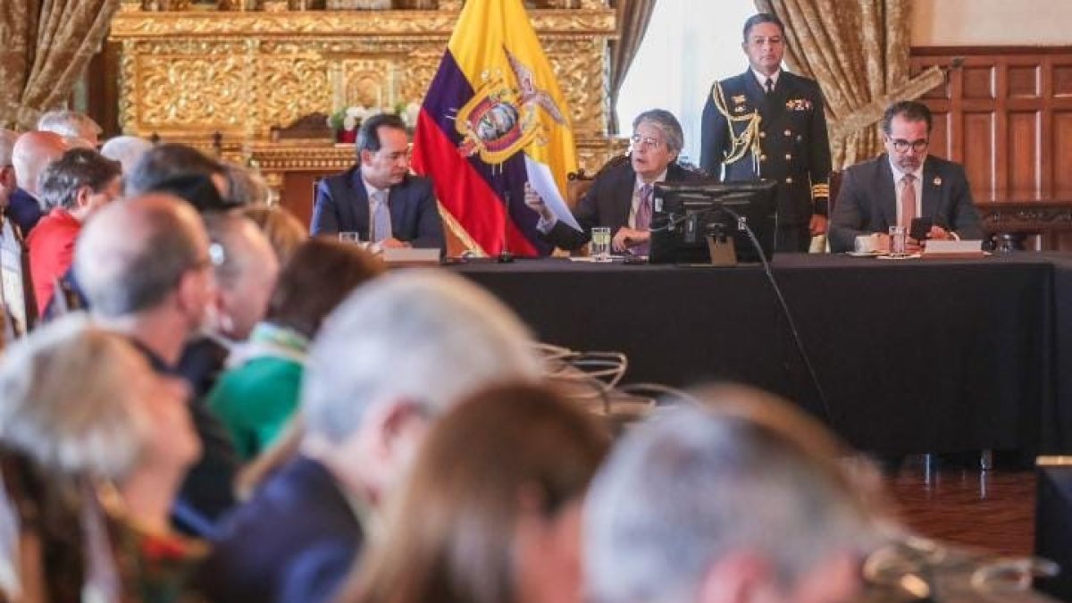 Cita. Miembros del cuerpo diplomático fueron convocados por el presidente a Carondelet.