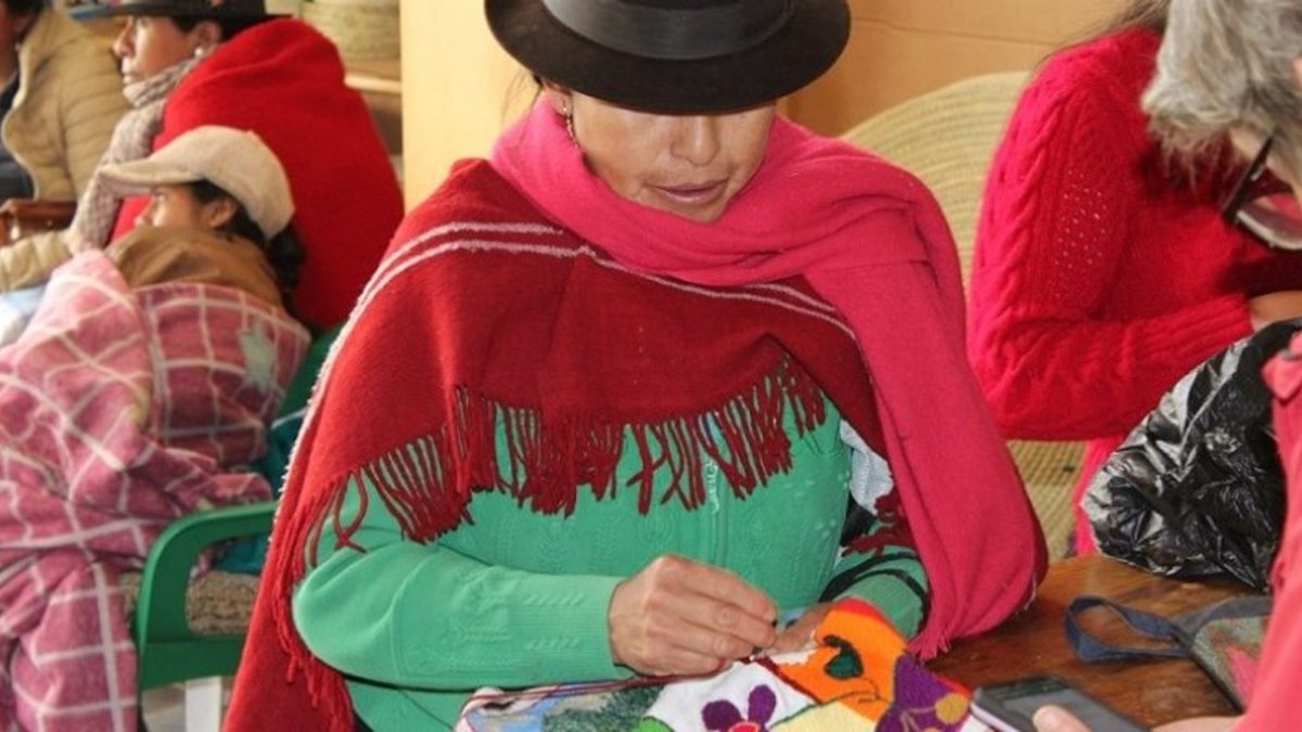 Bordados. El arte de las mujeres de Bolívar se presenta.