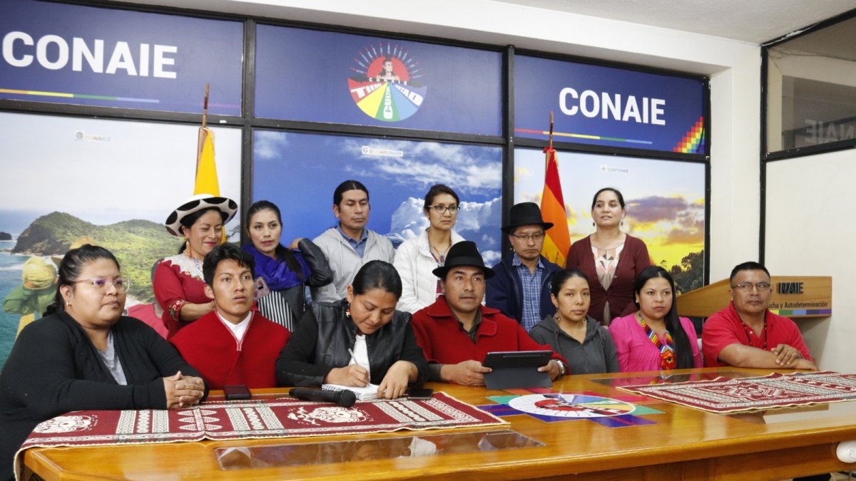 Declaraciones. Horas después de decretada la muerte cruzada, Leonidas Iza salió ante los medios con el fin de postergar la revolución para más tarde.