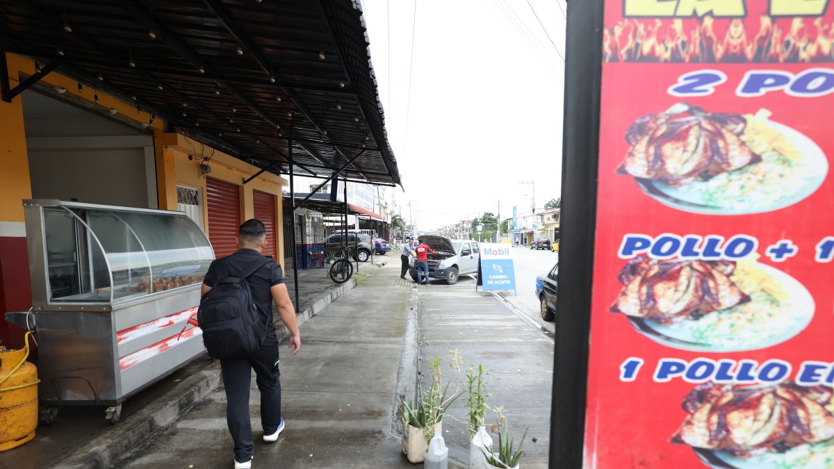 LOCALES COMERCIALEDesolación. En el sector Los Vergeles hay un asadero de aún funciona, pero con poca clientela. Junto a este local hay dos que cerraron sus puertas por temor a las extorsiones.