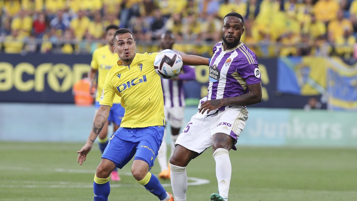 Valladolid cayó en su visita a Cádiz y luchará por evitar el descenso en LaLiga.