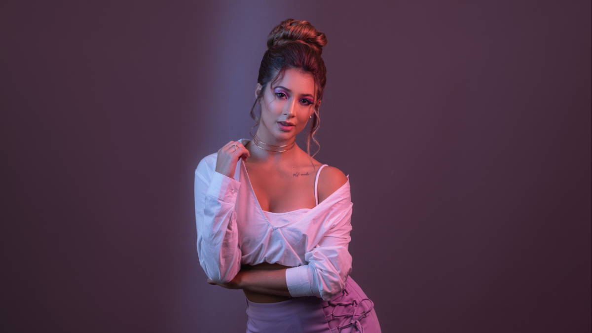 Samantha Quenedit tiene 23 años.