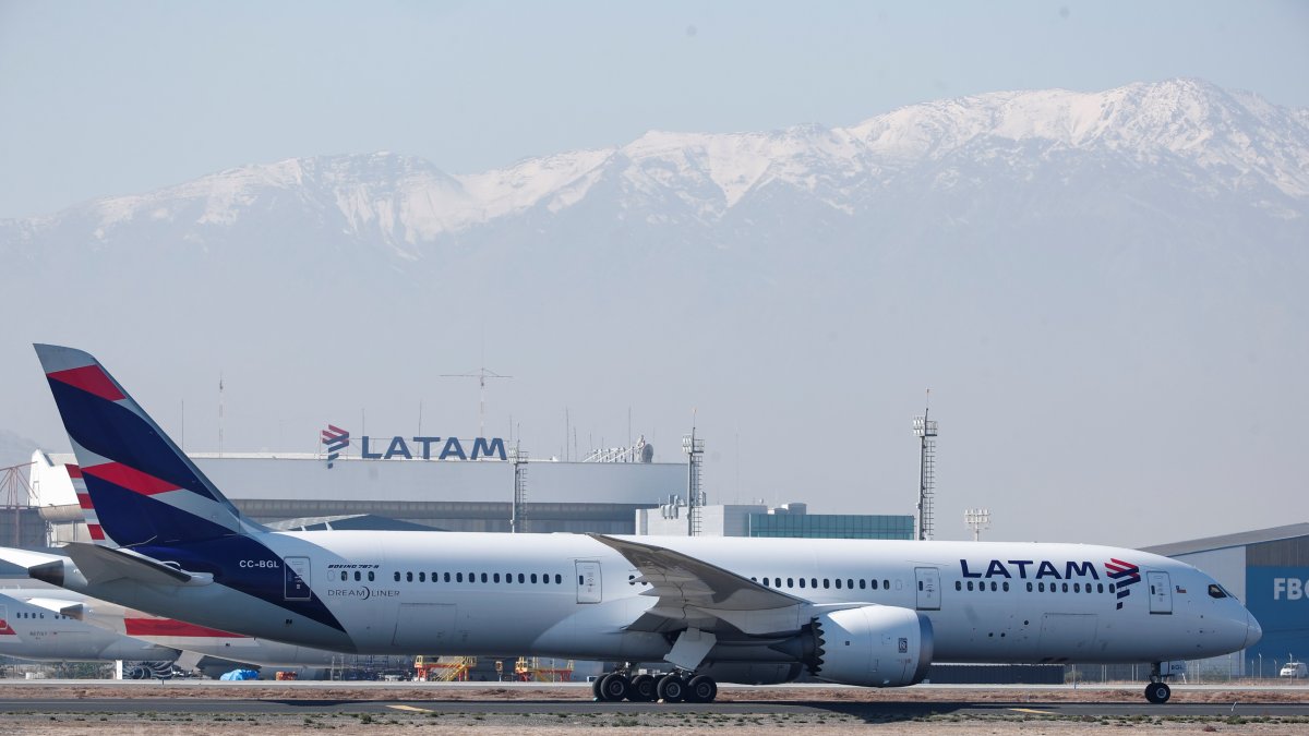 Iniciativa. Uno de los aviones de la aerolínea Latam.